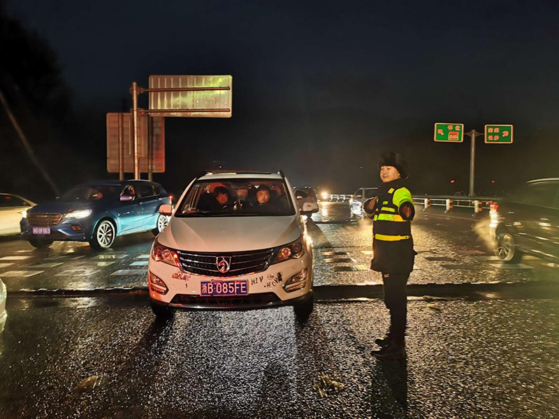 没想到半夜三更我还能吃到热乎乎的泡面,你们真是雪中送炭.