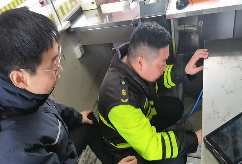 溆浦收费管理中心开展“师傅带徒弟活动”.jpg